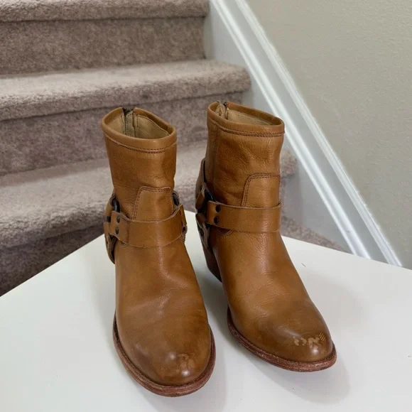 Frye Designer Tabitha Harness Camel Cognac Leather Short Heel Boots Size 8.5 - Picture 6 of 8
